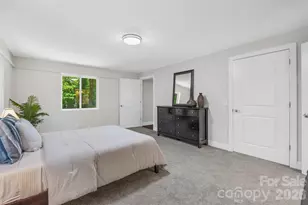 2111 Shalimar Dr, Charlotte, NC 28216 - Photo 13