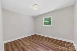 2111 Shalimar Dr, Charlotte, NC 28216 - Photo 17