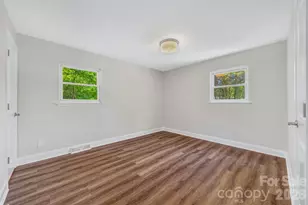 2111 Shalimar Dr, Charlotte, NC 28216 - Photo 19