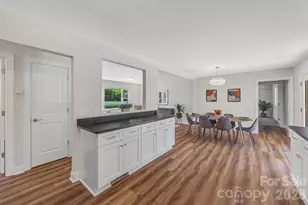 2111 Shalimar Dr, Charlotte, NC 28216 - Photo 11