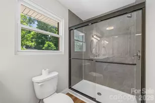 2111 Shalimar Dr, Charlotte, NC 28216 - Photo 15