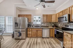 11718 Planters Estates Dr, Charlotte, NC 28278 - Photo 7