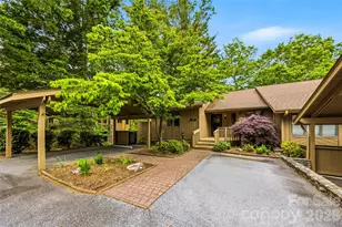 205 N Scarlet Oak Ln, Hendersonville, NC 28791 - Photo 5