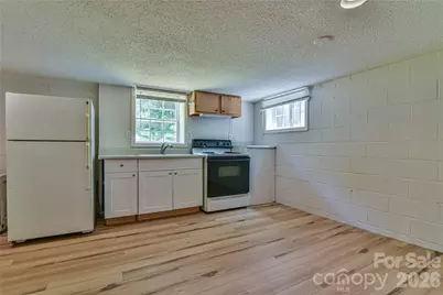 101 E Skyland Circle, Asheville, NC 28804 - Photo 13