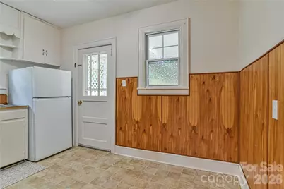 101 E Skyland Circle, Asheville, NC 28804 - Photo 5