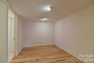 101 E Skyland Cir, Asheville, NC 28804 - Photo 17