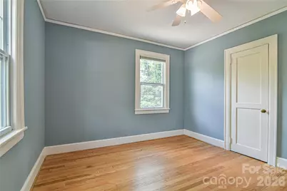 101 E Skyland Circle, Asheville, NC 28804 - Photo 7