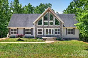 2977 Cabin Creek Dr, Catawba, NC 28609 - Photo 1