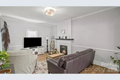 413 W 5th Avenue, Gastonia, NC 28052 - Photo 5