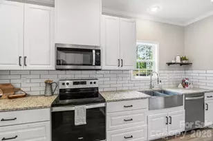 38 Fish Lake Dr, Fletcher, NC 28732 - Photo 15