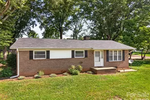 1771 24th Ave Ct NE, Hickory, NC 28601 - Photo 3