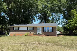 1771 24th Ave Ct NE, Hickory, NC 28601 - Photo 1