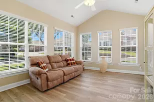 2118 N Castle Ct, Matthews, NC 28105 - Photo 3