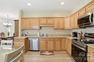 2118 N Castle Ct, Matthews, NC 28105 - Photo 13