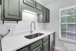2734 Tiergarten Ln, Charlotte, NC 28210 - Photo 9