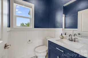 215 Oak Mdw Ln, Asheville, NC 28804 - Photo 11