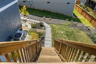 215 Oak Mdw Ln, Asheville, NC 28804 - Photo 17