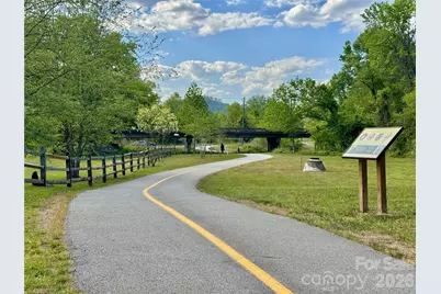 18 S Martha Kate Drive, Hendersonville, NC 28792 - Photo 7