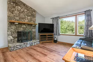 12 Mid Ct Dr, Asheville, NC 28804 - Photo 3