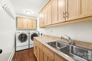 2215 Hassell Pl, Charlotte, NC 28209 - Photo 29