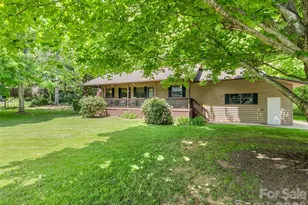 165 Clearwater Dr, Waynesville, NC 28785 - Photo 1