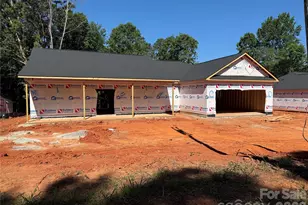 618 Central Dr, Statesville, NC 28677 - Photo 1