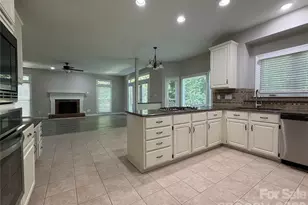 4714 Avonwood Ln, Charlotte, NC 28270 - Photo 13