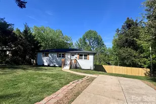 533 Frank Dr, Charlotte, NC 28215 - Photo 3