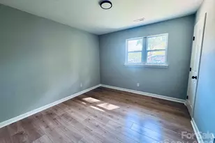 533 Frank Dr, Charlotte, NC 28215 - Photo 7