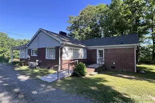 209 S Roxford Rd, Kings Mountain, NC 28086 - Photo 3