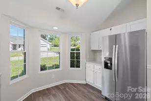 2 Gatehouse Ct, Asheville, NC 28803 - Photo 3
