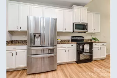 3428 Park South Station Boulevard, Charlotte, NC 28210 - Photo 9