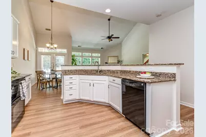 3428 Park South Station Boulevard, Charlotte, NC 28210 - Photo 9