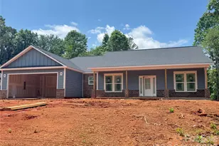 612 Central Dr, Statesville, NC 28677 - Photo 1