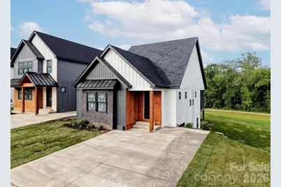 17 N Martha Kate Drive, Hendersonville, NC 28792 - Photo 1