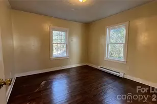 2621 Dr Carver Rd, Charlotte, NC 28208 - Photo 9