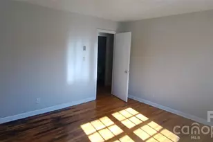 2667 Dr Carver Rd, Charlotte, NC 28208 - Photo 15