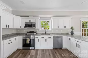 2406 Newland Rd, Charlotte, NC 28216 - Photo 3