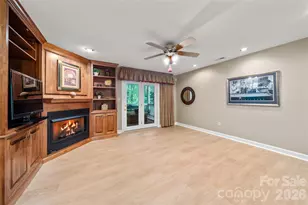 100 Welwyn Ln, Asheville, NC 28805 - Photo 35