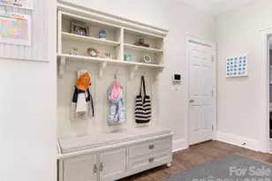 714 Edgehill Rd N, Charlotte, NC 28207 - Photo 21