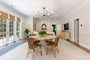 714 Edgehill Rd N, Charlotte, NC 28207 - Photo 17