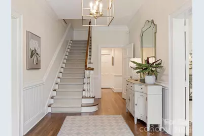 714 Edgehill Road N, Charlotte, NC 28207 - Photo 3
