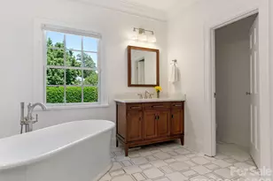714 Edgehill Rd N, Charlotte, NC 28207 - Photo 25