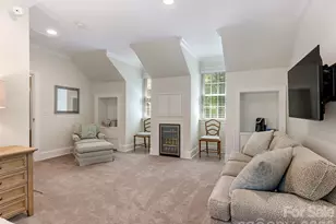 714 Edgehill Rd N, Charlotte, NC 28207 - Photo 33