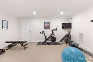 714 Edgehill Rd N, Charlotte, NC 28207 - Photo 37