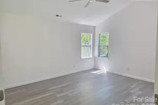 10317 Stoneykirk Ln, Charlotte, NC 28269 - Photo 27