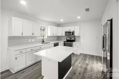 10107 Clairemore Place, Charlotte, NC 28216 - Photo 3