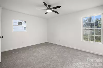 10107 Clairemore Place, Charlotte, NC 28216 - Photo 11