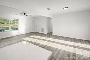 10107 Clairemore Pl, Charlotte, NC 28216 - Photo 7