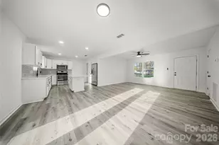 10107 Clairemore Pl, Charlotte, NC 28216 - Photo 5